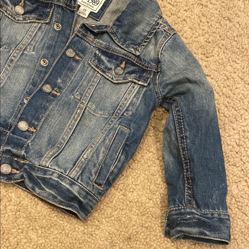 Place Blue Jean Jacket with Classic Trucker Style and Contrasting Stitching - Picture 4 of 10
